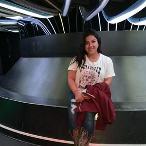 Meet your Posher, Laura